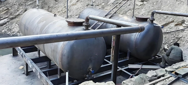 pyrolysis oil tank